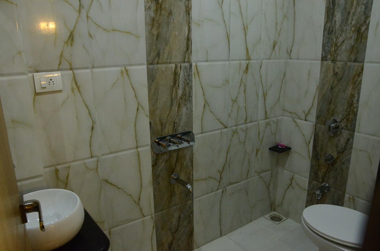 Hotel Sach Regency Ānand Esterno foto